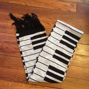 Piano Scarf